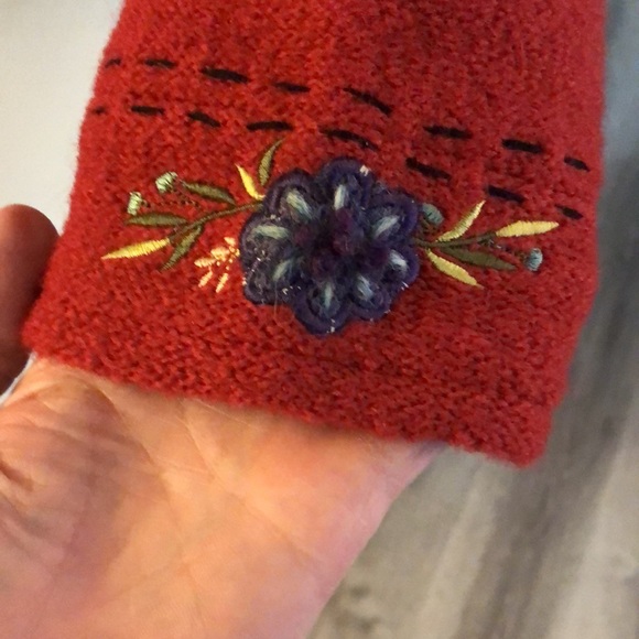 Beautiful Icelandic Designs Jacket - Picture 3 of 10